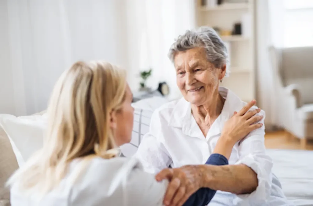 10 comportements liés à l’Alzheimer : Symptômes & Conseils